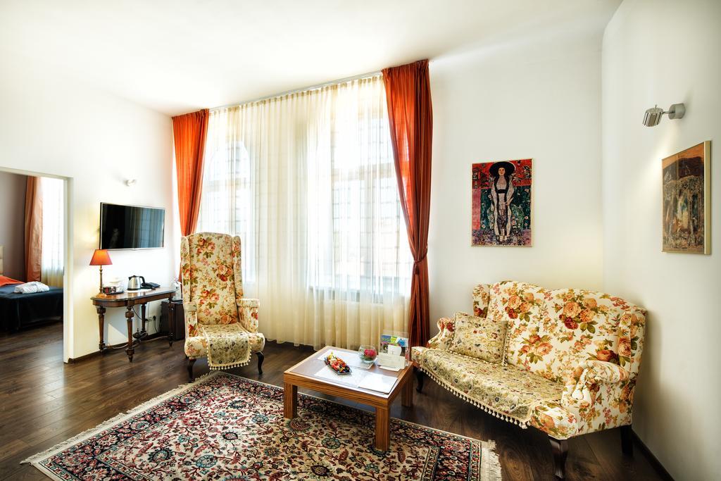 City Hotel Teater Riga Bagian luar foto