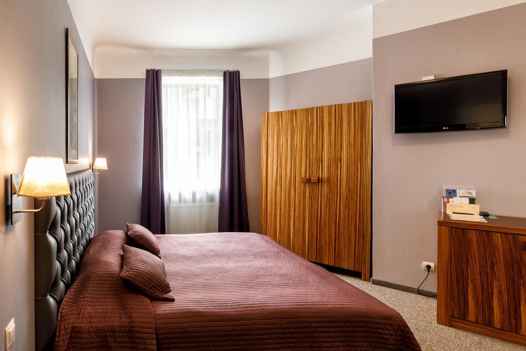City Hotel Teater Riga Bagian luar foto