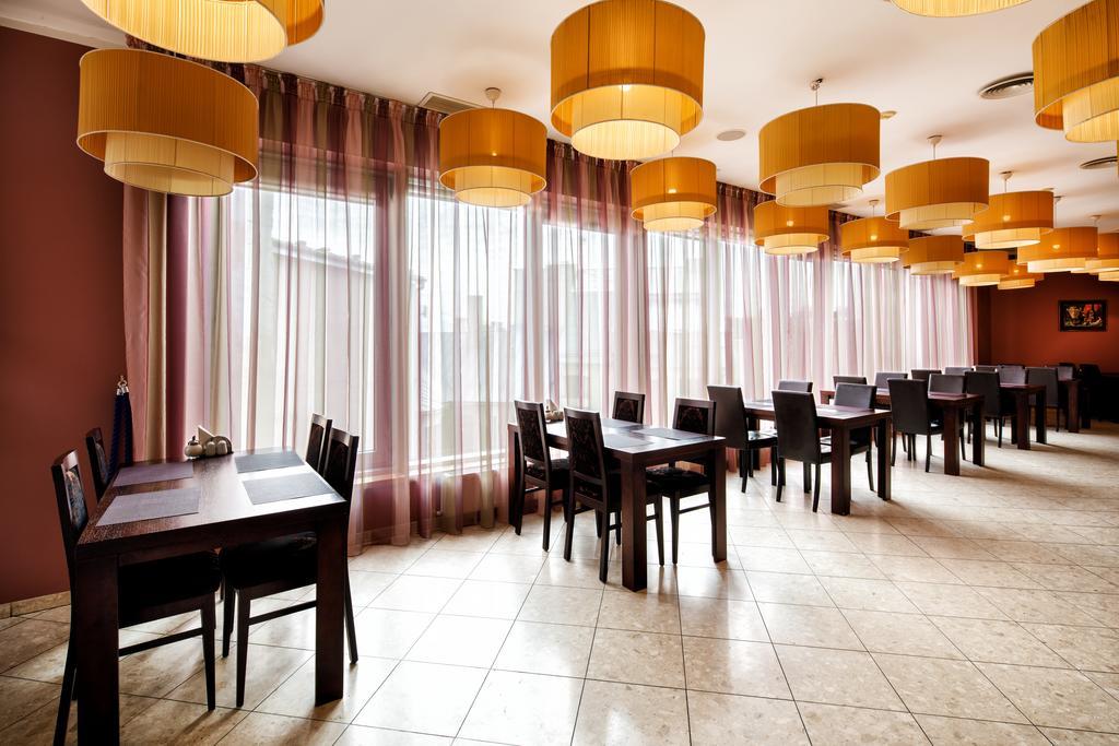City Hotel Teater Riga Bagian luar foto